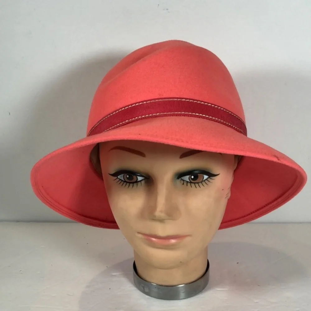 Vintage Georgi Womens Hat Peach Wool Felt with 1/2